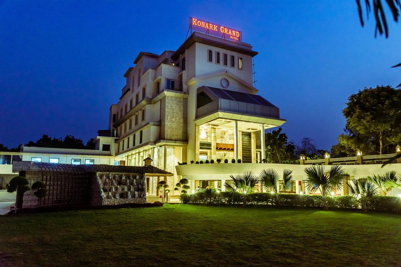 코나크 그랜드 호텔 Mirzāpur 외부 사진